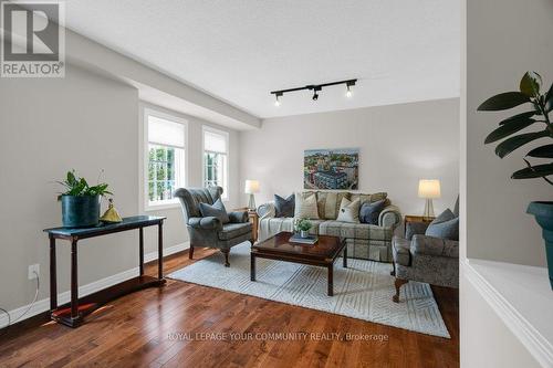 41 Marmill Way, Markham, ON - Indoor Photo Showing Living Room