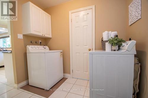 2548 Thornbury Drive, Peterborough (Otonabee), ON - Indoor Photo Showing Laundry Room