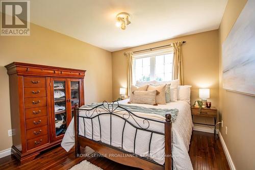 2548 Thornbury Drive, Peterborough (Otonabee), ON - Indoor Photo Showing Bedroom