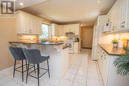 2548 Thornbury Drive, Peterborough (Otonabee), ON - Indoor Photo Showing Kitchen