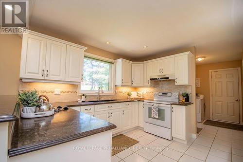 2548 Thornbury Drive, Peterborough (Otonabee), ON - Indoor Photo Showing Kitchen