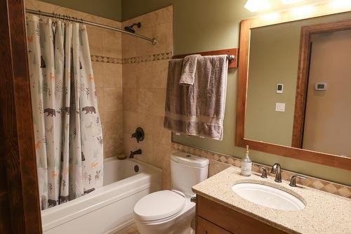 6308 Ash Road, Wasa, BC - Indoor Photo Showing Bathroom