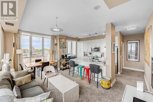 508 - 530 St Clair Avenue W, Toronto (Humewood-Cedarvale), ON - Indoor Photo Showing Living Room