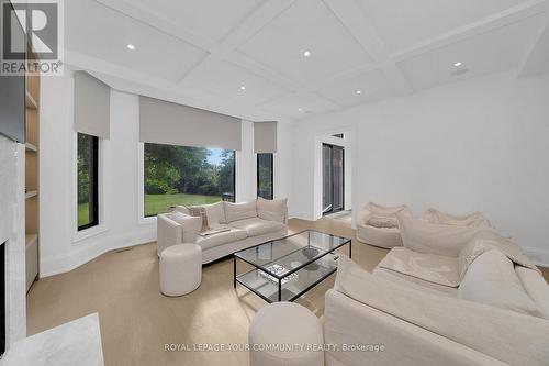 180 Westridge Drive, Vaughan (Kleinburg), ON - Indoor Photo Showing Living Room