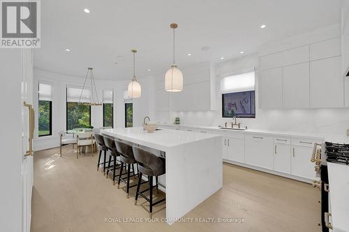 180 Westridge Drive, Vaughan (Kleinburg), ON - Indoor Photo Showing Kitchen With Upgraded Kitchen