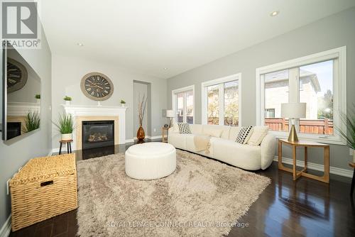 18 Kane Crescent, Aurora (Bayview Northeast), ON - Indoor Photo Showing Living Room With Fireplace