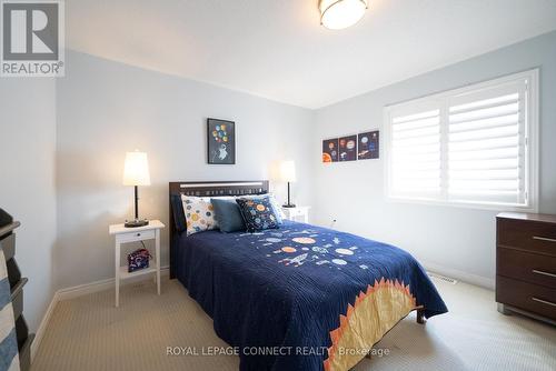 18 Kane Crescent, Aurora, ON - Indoor Photo Showing Bedroom