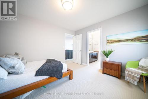 18 Kane Crescent, Aurora, ON - Indoor Photo Showing Bedroom