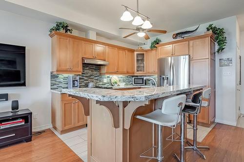 1069 Beach Boulevard, Hamilton, ON - Indoor Photo Showing Kitchen With Stainless Steel Kitchen With Upgraded Kitchen