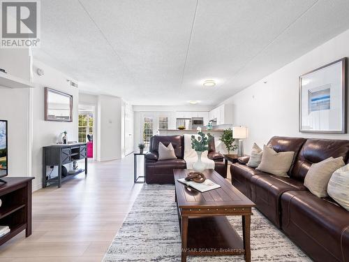 212 - 2065 Appleby Line, Burlington (Uptown), ON - Indoor Photo Showing Living Room