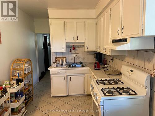 215 London Street S, Hamilton (Eastmount), ON - Indoor Photo Showing Kitchen