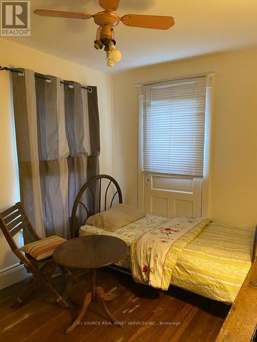 215 London Street S, Hamilton (Eastmount), ON - Indoor Photo Showing Bedroom