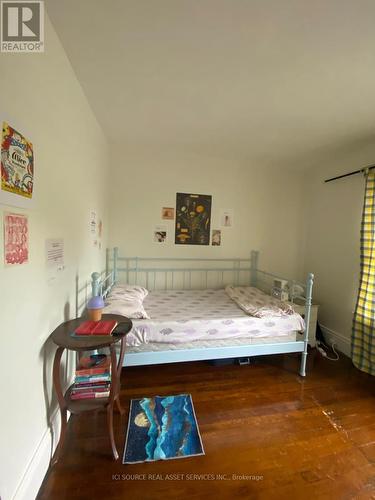 215 London Street S, Hamilton (Eastmount), ON - Indoor Photo Showing Bedroom