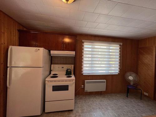 Kitchen - 36 Rue Bourg, Carleton-Sur-Mer, QC - Indoor Photo Showing Kitchen