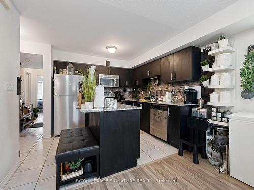 1-2480 Post Rd, Oakville, ON - Indoor Photo Showing Kitchen