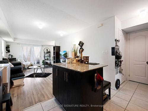 1-2480 Post Rd, Oakville, ON - Indoor Photo Showing Kitchen