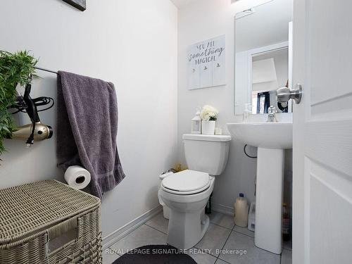 1-2480 Post Rd, Oakville, ON - Indoor Photo Showing Bathroom