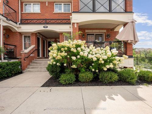 1-2480 Post Rd, Oakville, ON - Outdoor