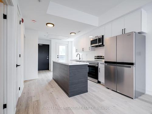 Ph7-3039 Dundas St W, Toronto, ON - Indoor Photo Showing Kitchen