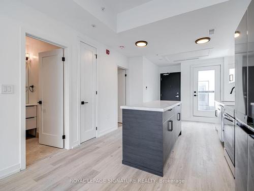 Ph7-3039 Dundas St W, Toronto, ON - Indoor Photo Showing Kitchen