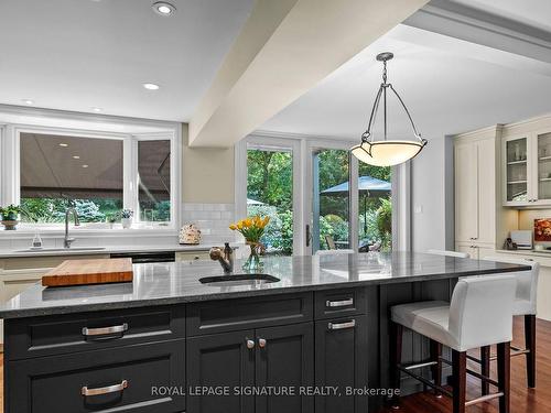 42 Edgewood Dr, Greater Napanee, ON - Indoor Photo Showing Kitchen With Upgraded Kitchen