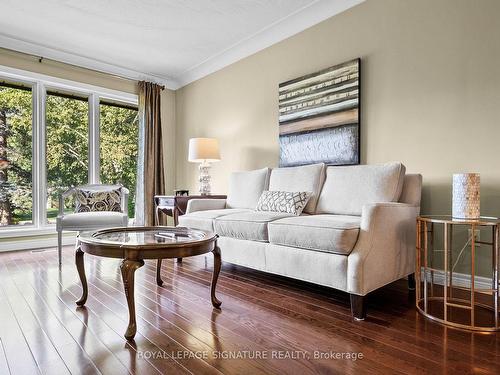 42 Edgewood Dr, Greater Napanee, ON - Indoor Photo Showing Living Room