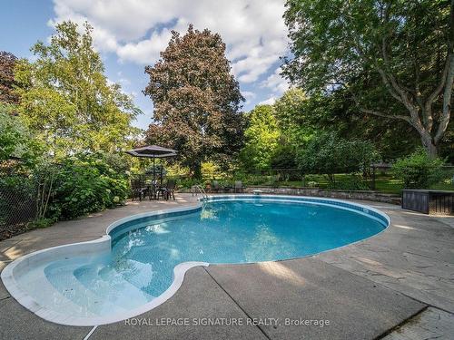 42 Edgewood Dr, Greater Napanee, ON - Outdoor With In Ground Pool With Backyard