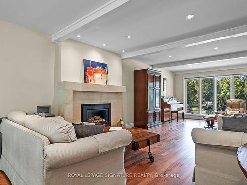 42 Edgewood Dr, Greater Napanee, ON - Indoor Photo Showing Living Room With Fireplace