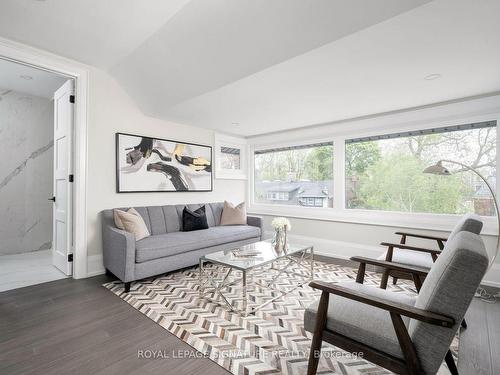 108 Bernard Ave, Toronto, ON - Indoor Photo Showing Living Room