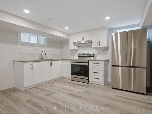 108 Bernard Ave, Toronto, ON - Indoor Photo Showing Kitchen With Upgraded Kitchen