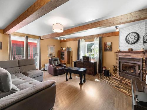 Living room - 172 Boul. Blais E., Berthier-Sur-Mer, QC - Indoor Photo Showing Living Room With Fireplace