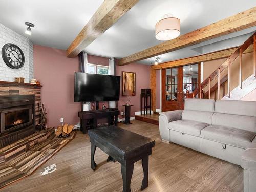 Living room - 172 Boul. Blais E., Berthier-Sur-Mer, QC - Indoor Photo Showing Living Room With Fireplace