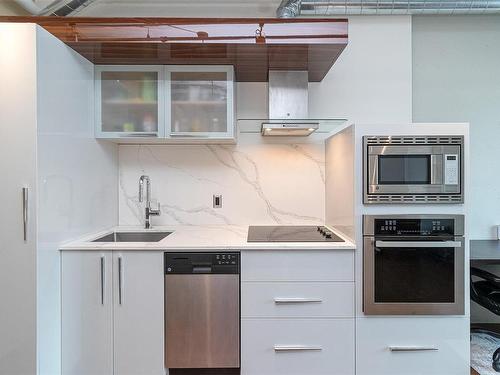 603-1029 View St, Victoria, BC - Indoor Photo Showing Kitchen