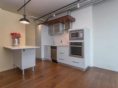 603-1029 View St, Victoria, BC - Indoor Photo Showing Kitchen