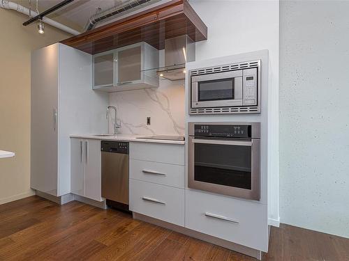 603-1029 View St, Victoria, BC - Indoor Photo Showing Kitchen