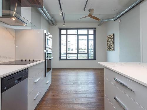 603-1029 View St, Victoria, BC - Indoor Photo Showing Kitchen