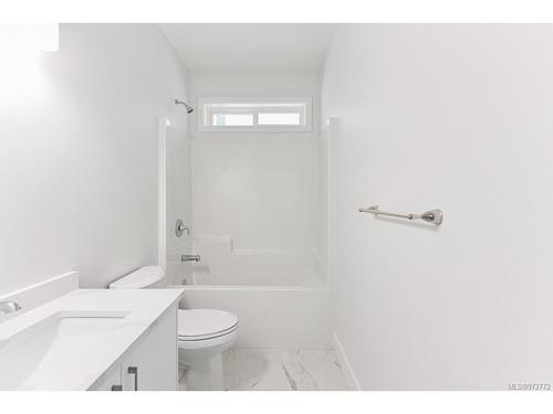 2204 Dodds Rd, Nanaimo, BC - Indoor Photo Showing Bathroom