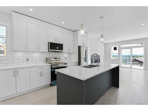 2204 Dodds Rd, Nanaimo, BC - Indoor Photo Showing Kitchen With Double Sink With Upgraded Kitchen