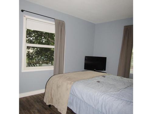 828 Sixth Street East, Fort Frances, ON - Indoor Photo Showing Bedroom