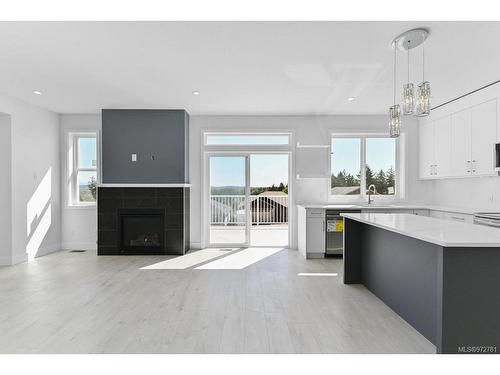 2204 Dodds Rd, Nanaimo, BC - Indoor With Fireplace