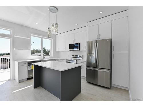 2204 Dodds Rd, Nanaimo, BC - Indoor Photo Showing Kitchen With Upgraded Kitchen