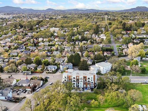 202-1301 Hillside Ave, Victoria, BC - Outdoor With View