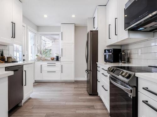 28-2022 Pacific Way, Kamloops, BC - Indoor Photo Showing Kitchen With Upgraded Kitchen