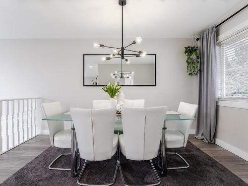 28-2022 Pacific Way, Kamloops, BC - Indoor Photo Showing Dining Room