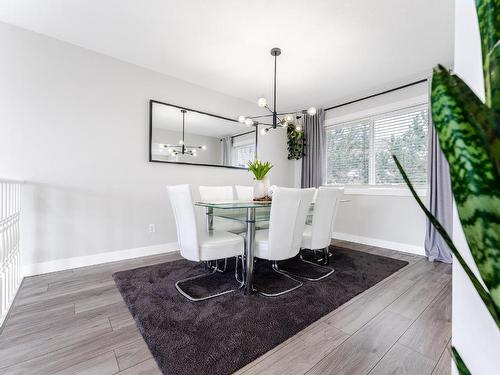 28-2022 Pacific Way, Kamloops, BC - Indoor Photo Showing Dining Room