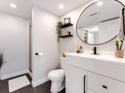 28-2022 Pacific Way, Kamloops, BC - Indoor Photo Showing Bathroom