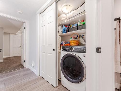 28-2022 Pacific Way, Kamloops, BC - Indoor Photo Showing Laundry Room