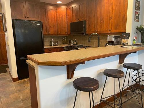 46-5035 Valley Drive, Kamloops, BC - Indoor Photo Showing Kitchen