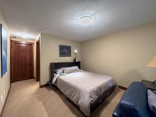 46-5035 Valley Drive, Kamloops, BC - Indoor Photo Showing Bedroom