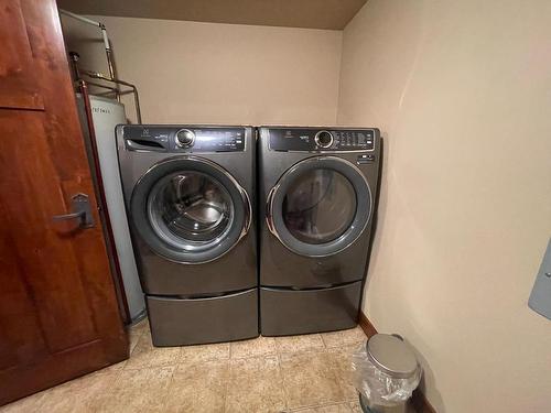 46-5035 Valley Drive, Kamloops, BC - Indoor Photo Showing Laundry Room